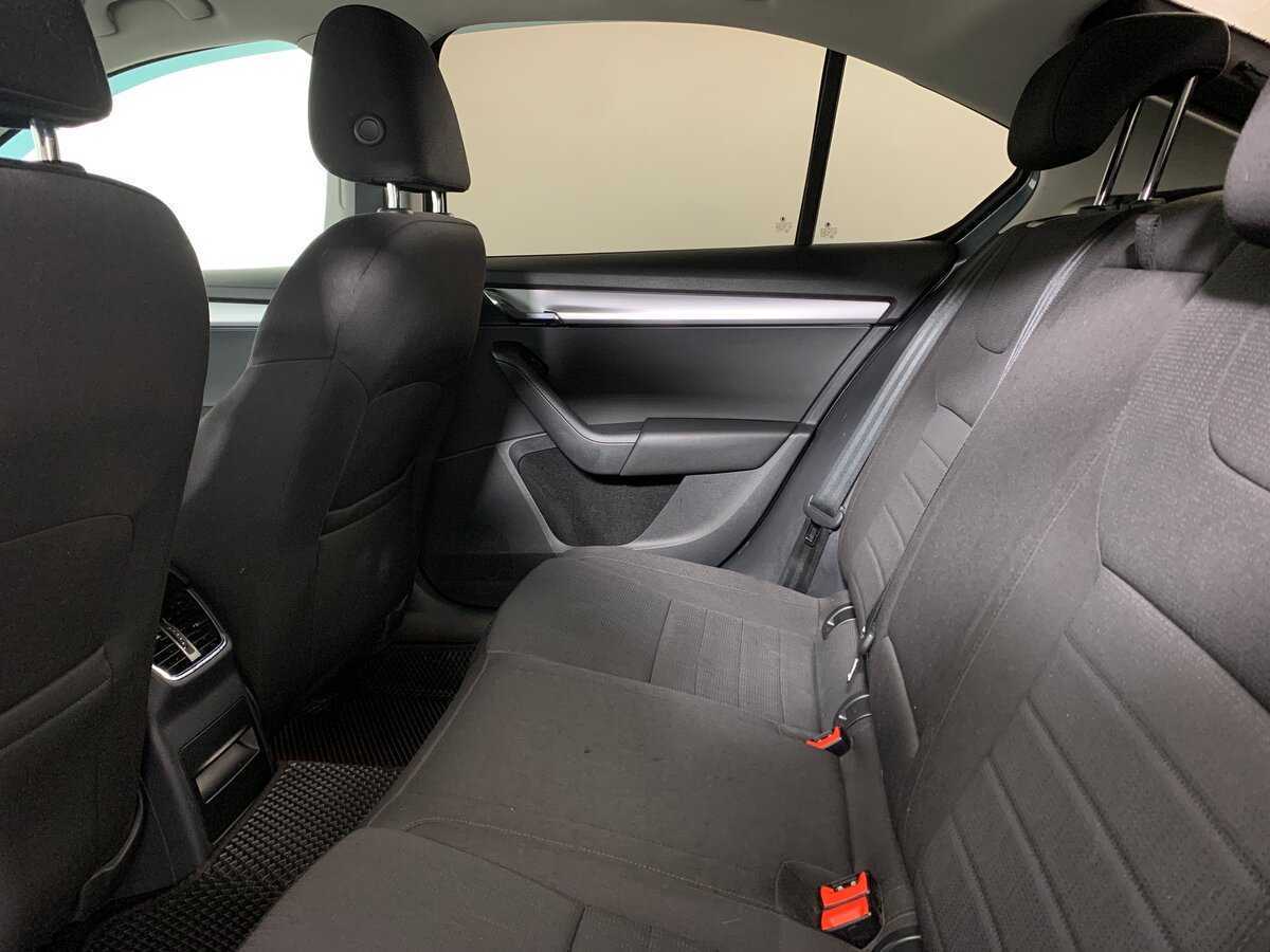 Купить Skoda Octavia с пробегом. Фото: #18