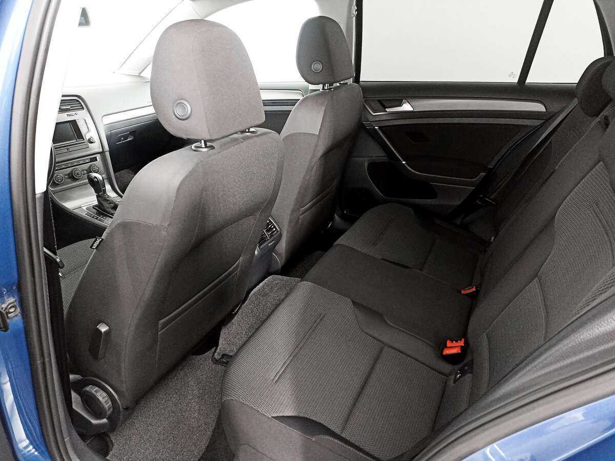 Купить Volkswagen Golf с пробегом. Фото: #9