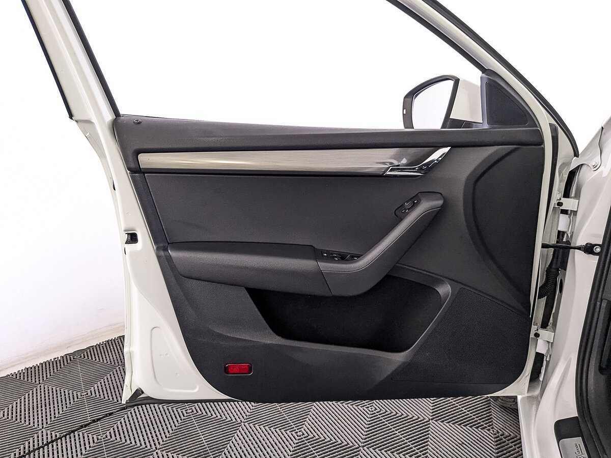 Купить Skoda Octavia с пробегом. Фото: #18