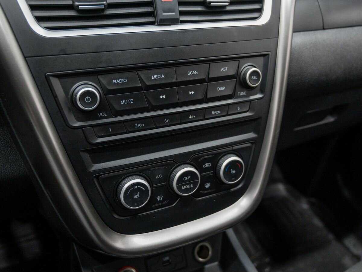 Купить FAW Besturn X80 с пробегом. Фото: #17