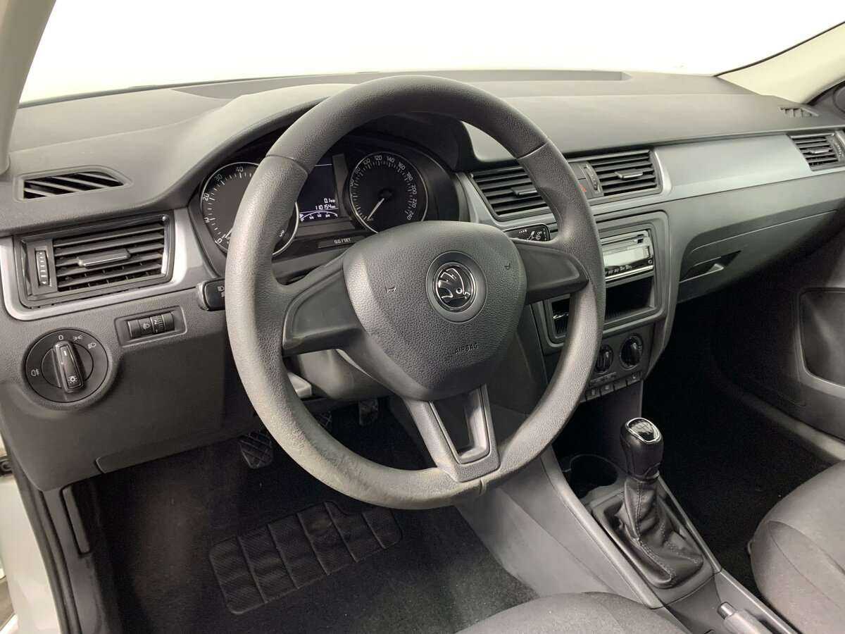 Купить Skoda Rapid с пробегом. Фото: #21