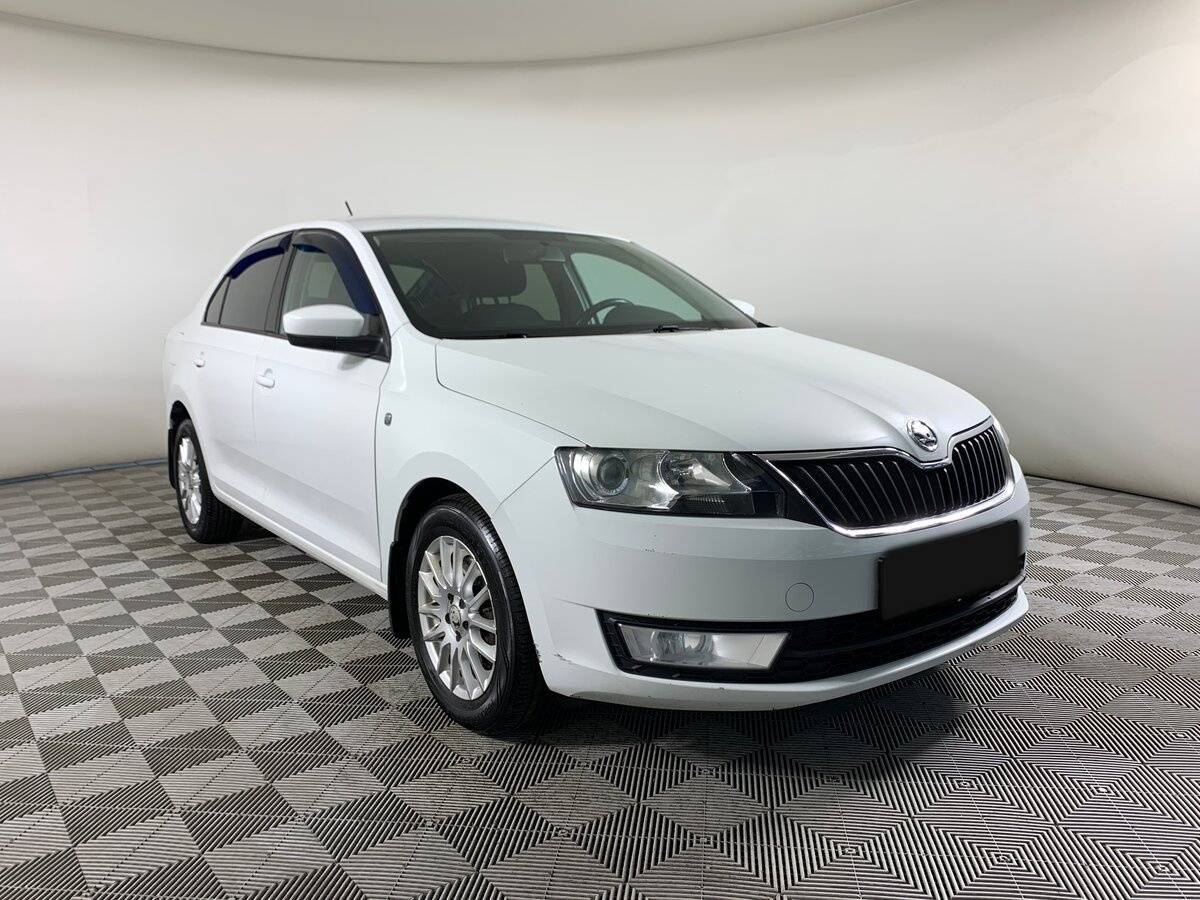 Купить Skoda Rapid с пробегом. Фото: #2