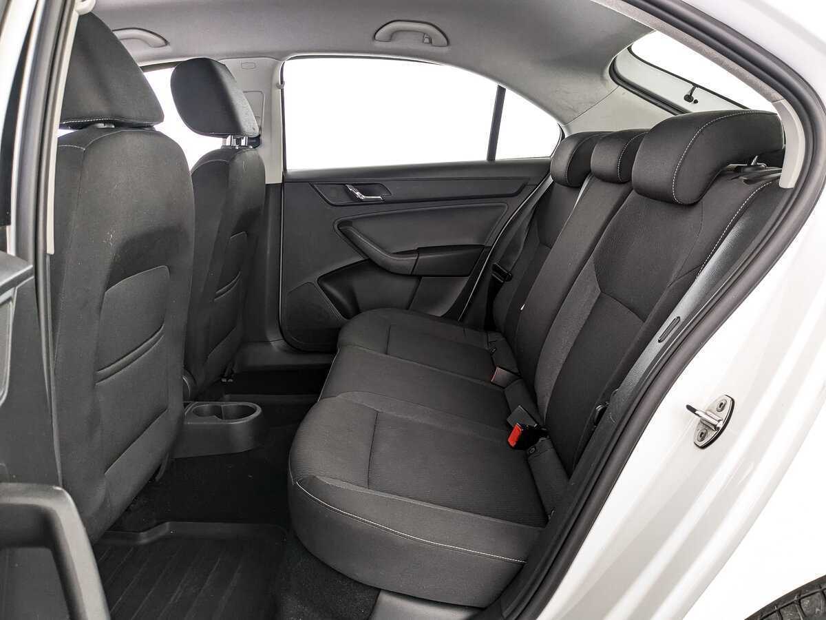 Купить Skoda Rapid с пробегом. Фото: #13