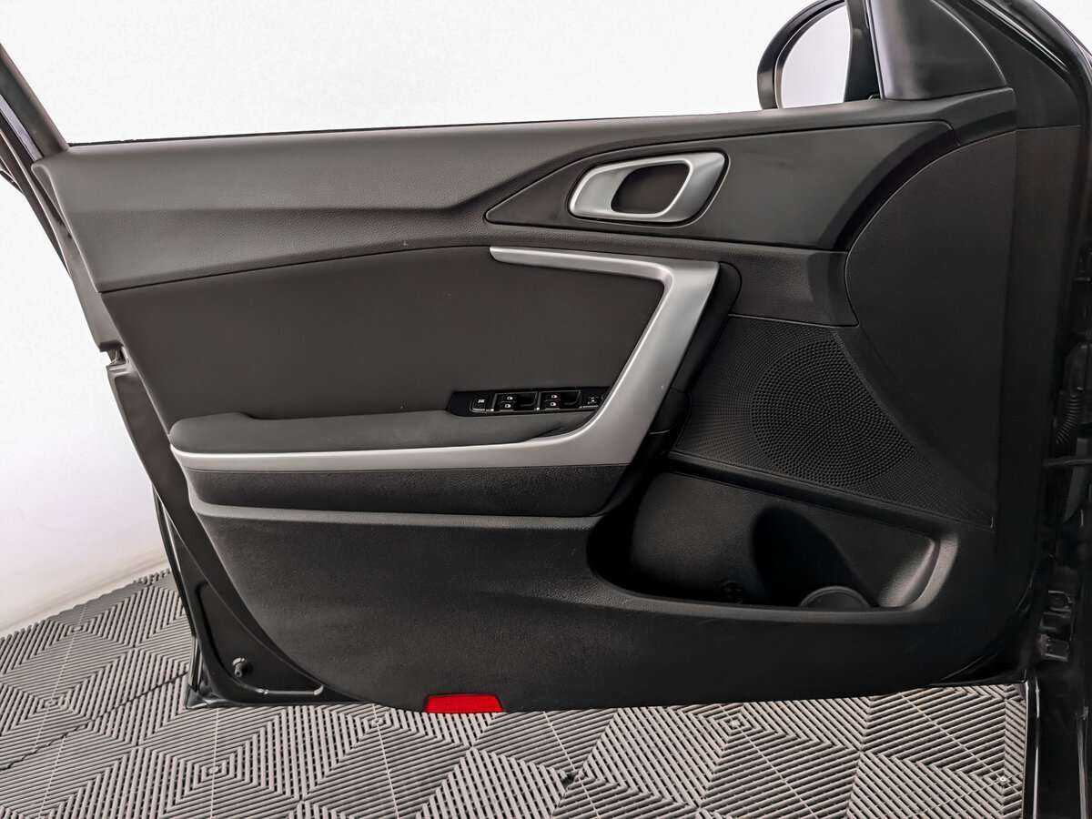 Купить Kia Ceed с пробегом. Фото: #14