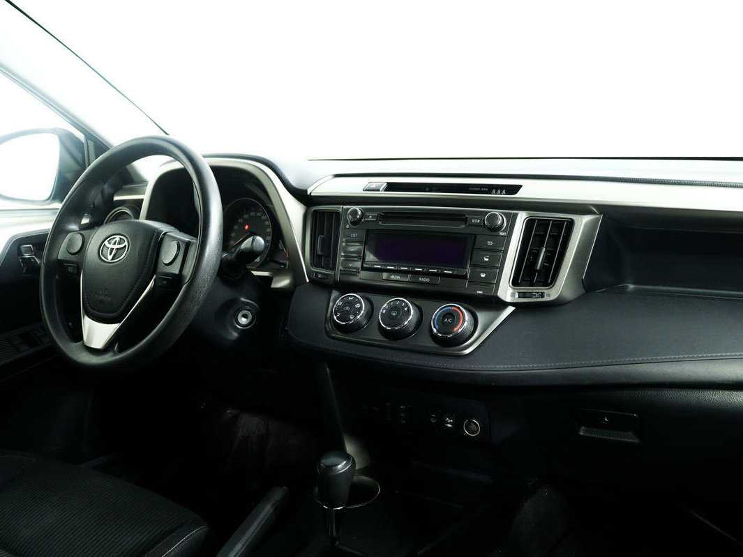 Купить Toyota RAV4 с пробегом. Фото: #8