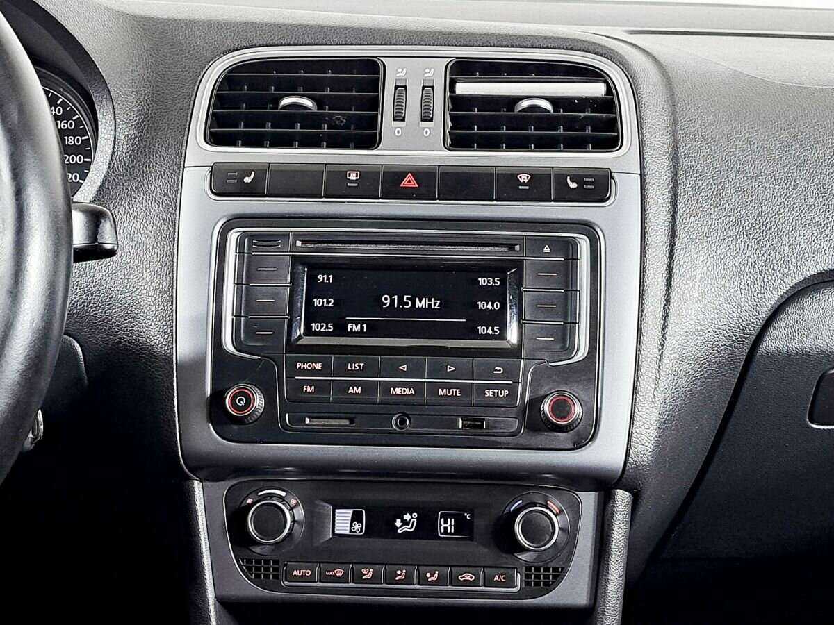 Купить Volkswagen Polo с пробегом. Фото: #10