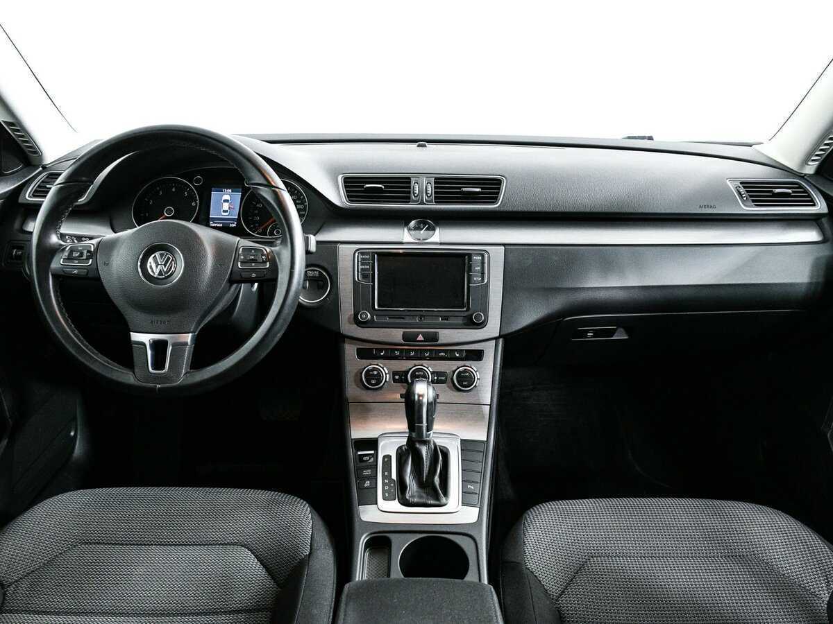 Купить Volkswagen Passat с пробегом. Фото: #10