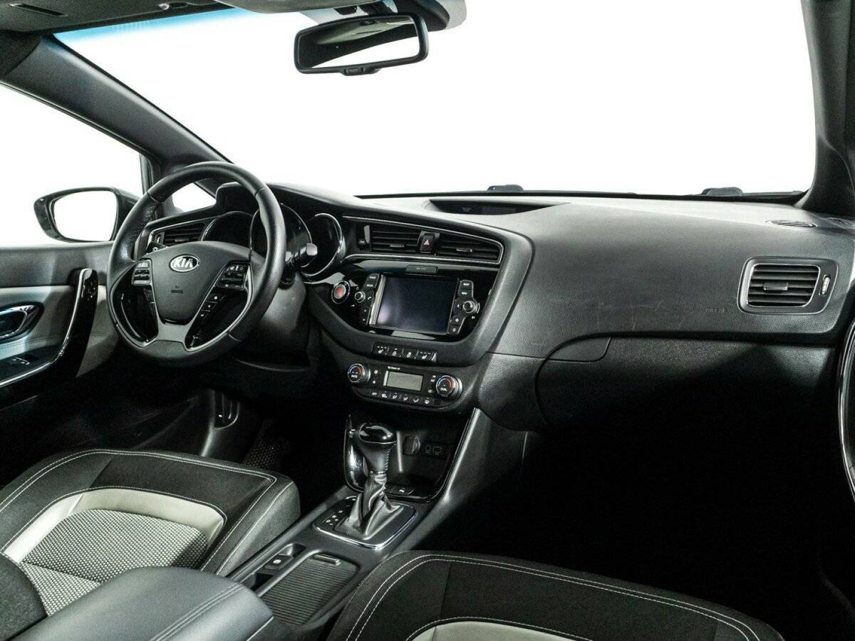Купить Kia Ceed с пробегом. Фото: #8