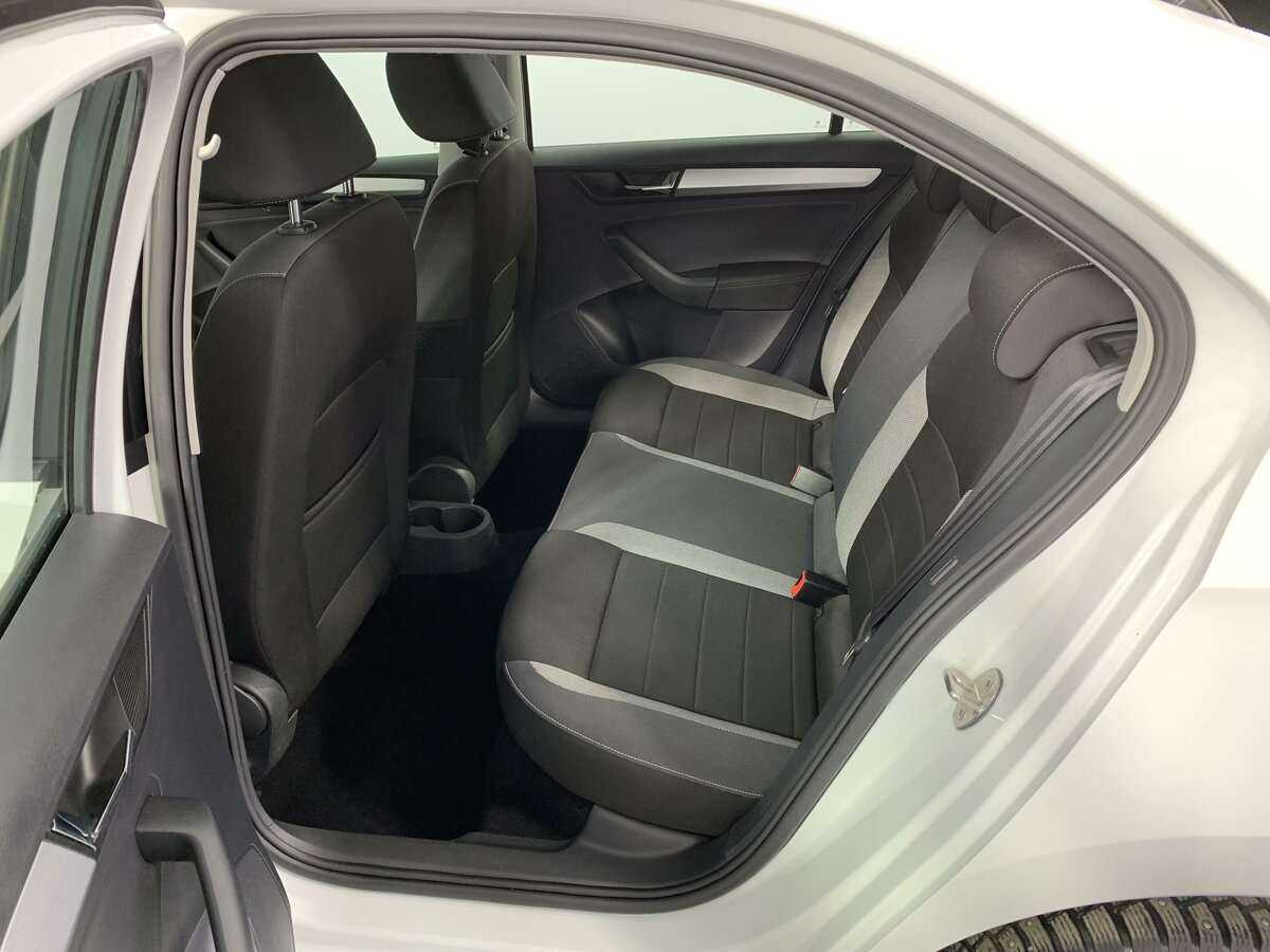 Купить Skoda Rapid с пробегом. Фото: #7