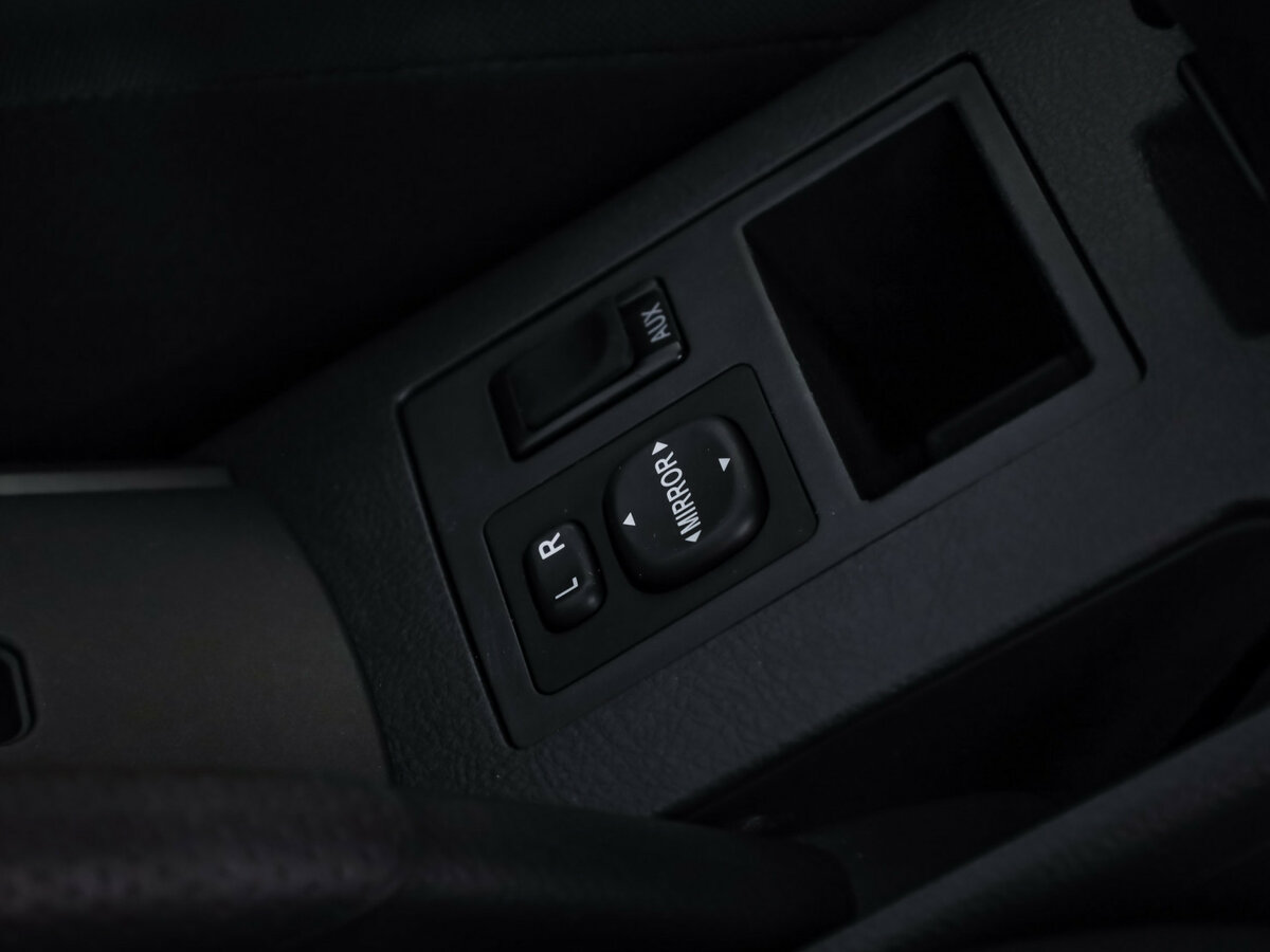 Купить Toyota RAV4 с пробегом. Фото: #16