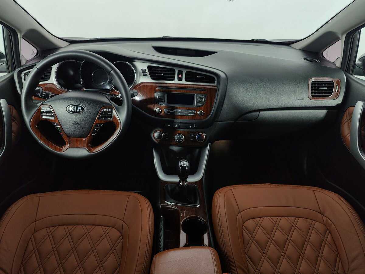 Купить Kia Ceed с пробегом. Фото: #10