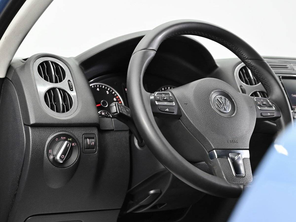 Купить Volkswagen Tiguan с пробегом. Фото: #8