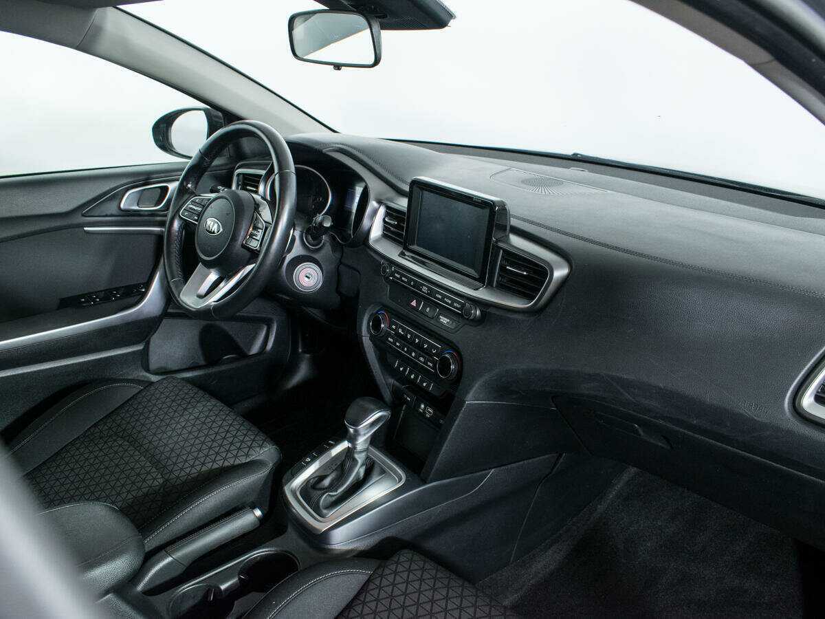 Купить Kia Ceed с пробегом. Фото: #8