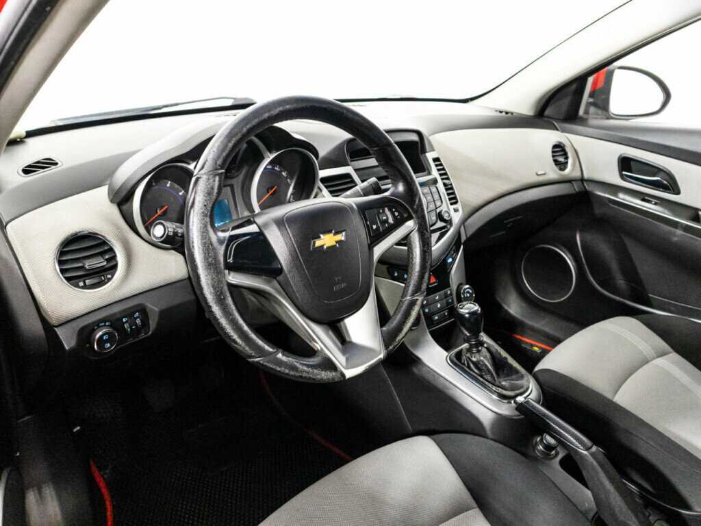 Купить Chevrolet Cruze с пробегом. Фото: #10