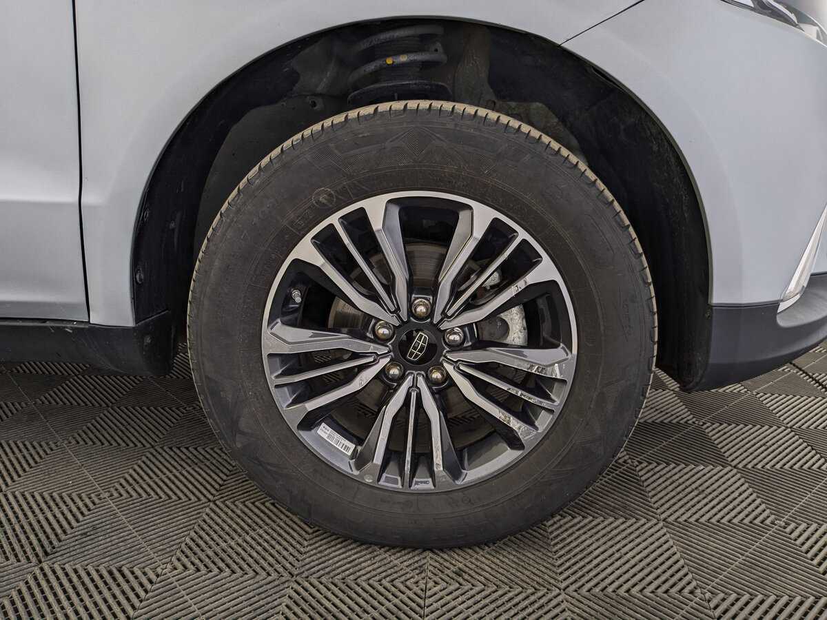 Купить Geely Emgrand X7 с пробегом. Фото: #11