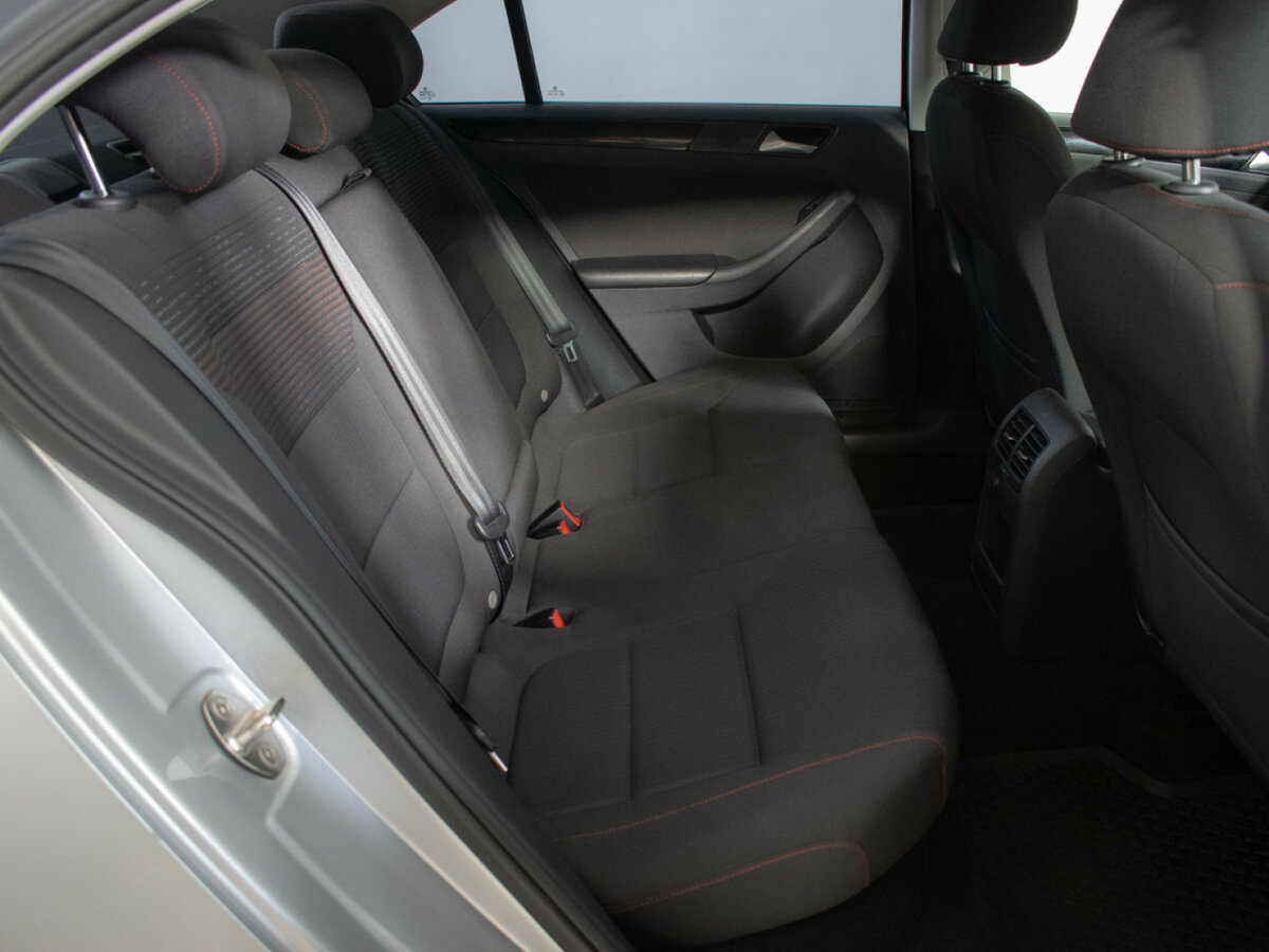 Купить Volkswagen Jetta с пробегом. Фото: #9