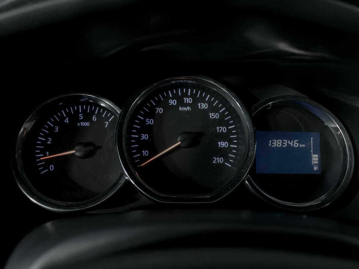 Купить Renault Sandero с пробегом. Фото: #9