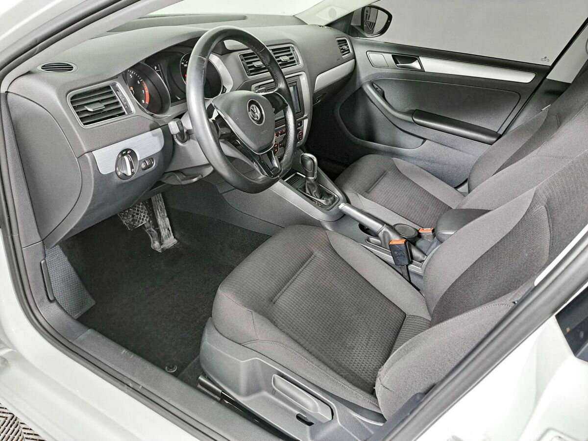 Купить Volkswagen Jetta с пробегом. Фото: #15