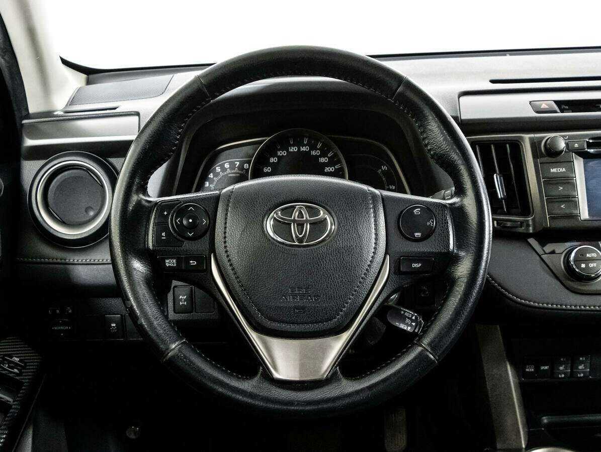 Купить Toyota RAV4 с пробегом. Фото: #10