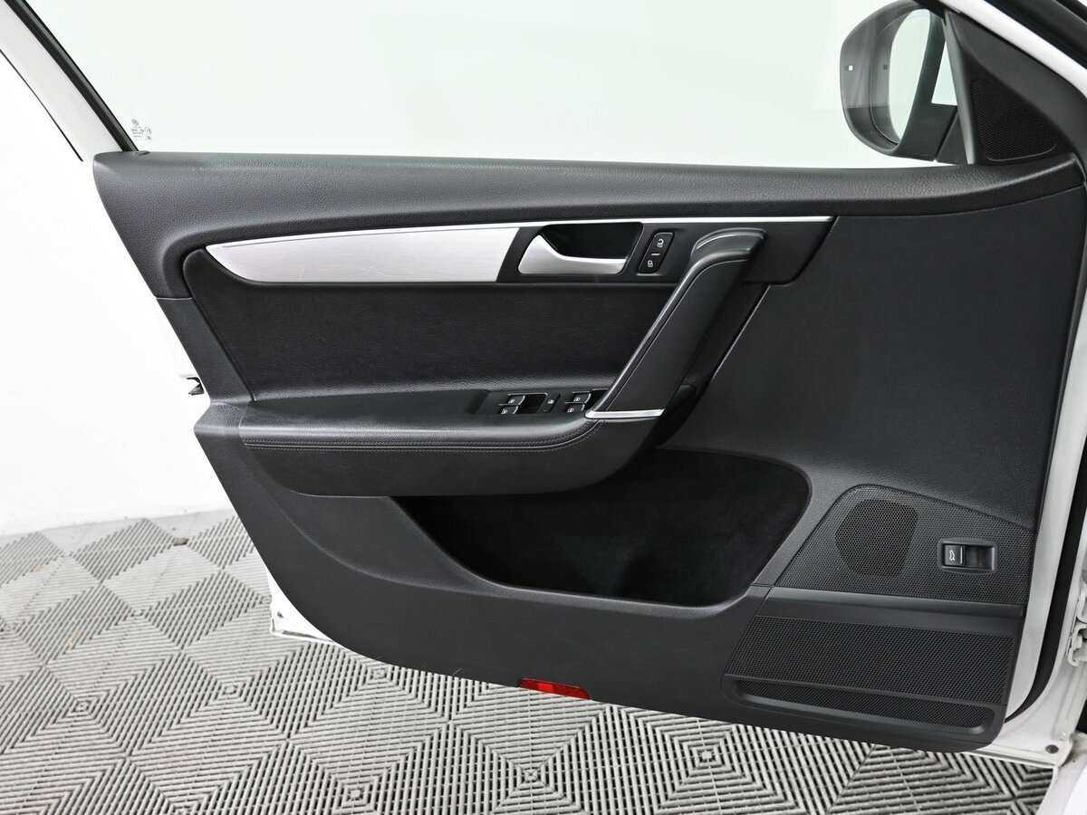 Купить Volkswagen Passat с пробегом. Фото: #10