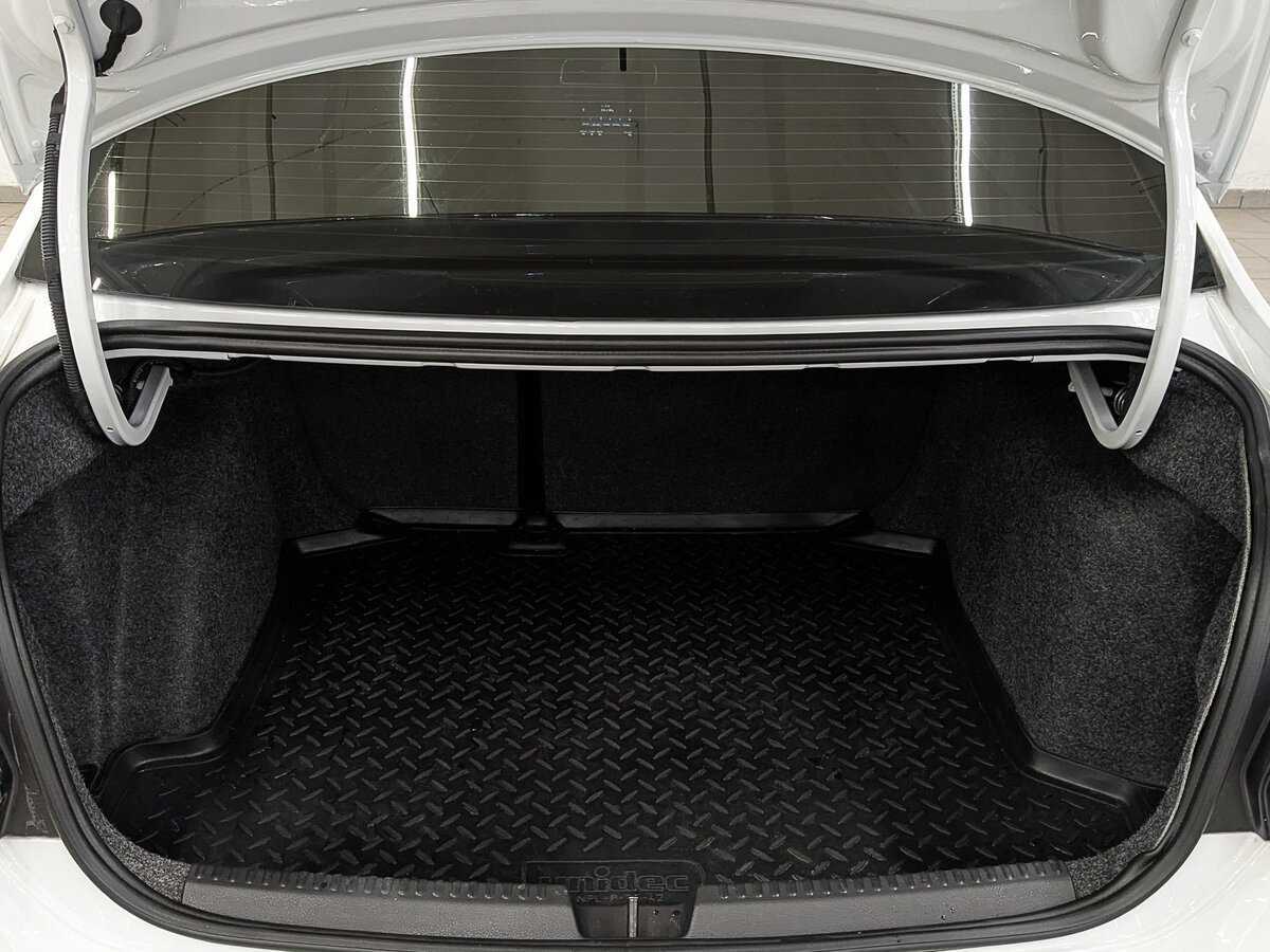 Купить Volkswagen Polo с пробегом. Фото: #9