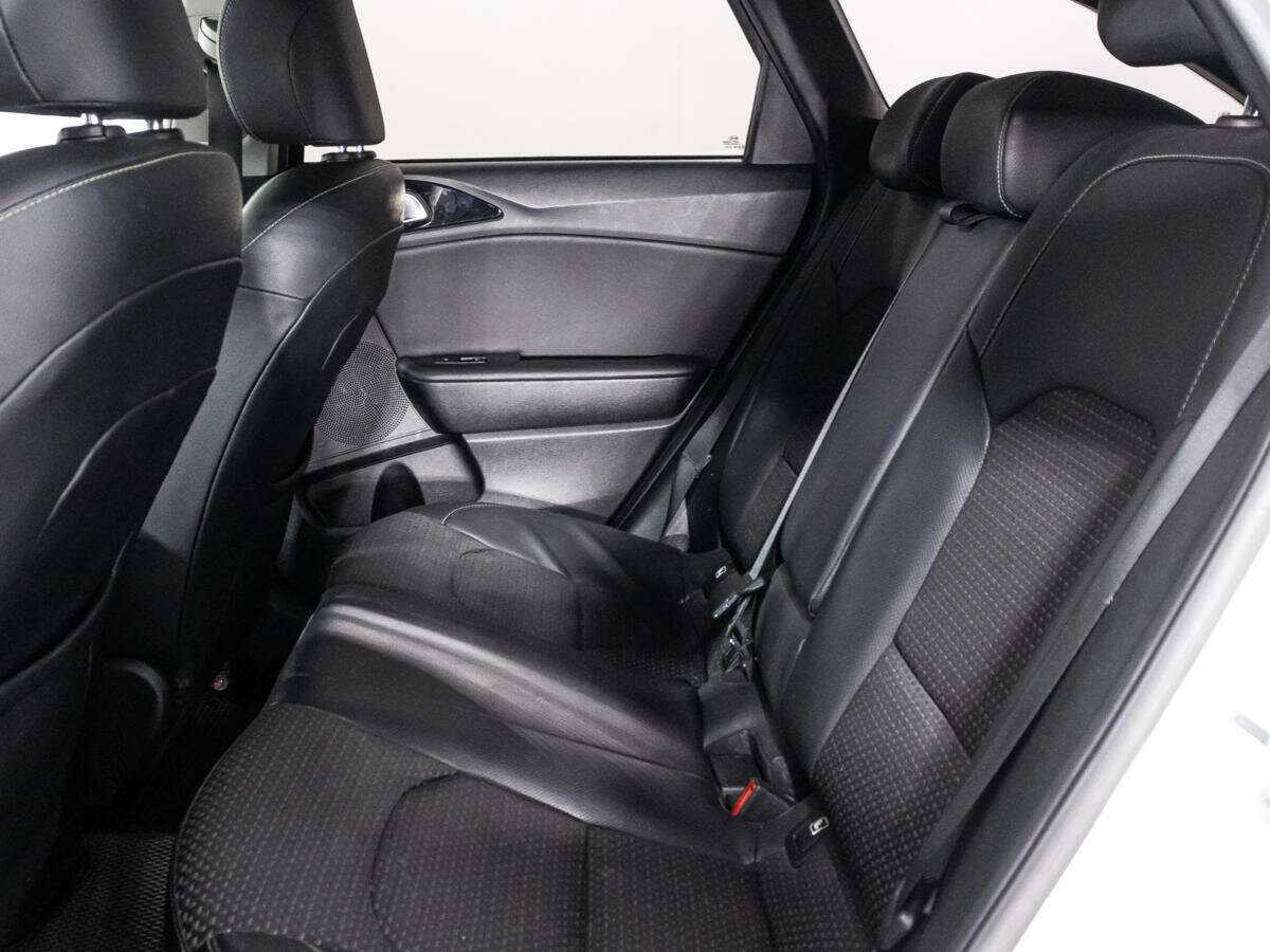Купить Kia Ceed с пробегом. Фото: #9