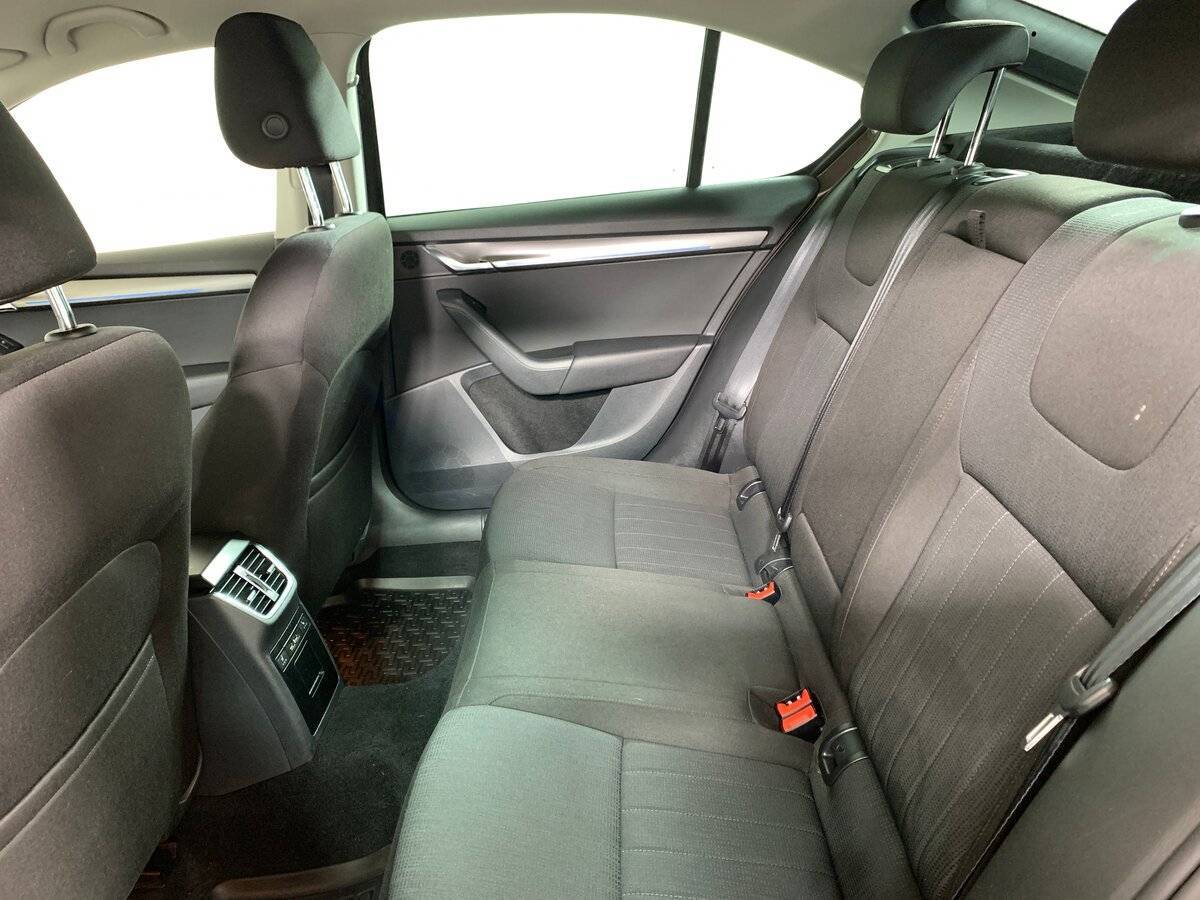 Купить Skoda Octavia с пробегом. Фото: #17