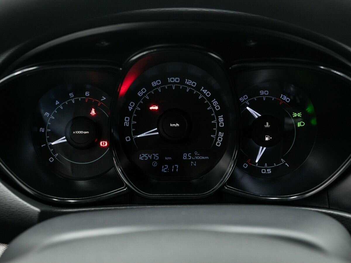 Купить Lada (ВАЗ) Vesta с пробегом. Фото: #20