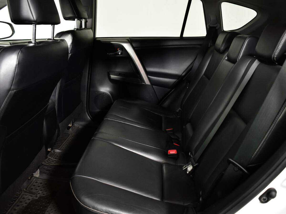 Купить Toyota RAV4 с пробегом. Фото: #9