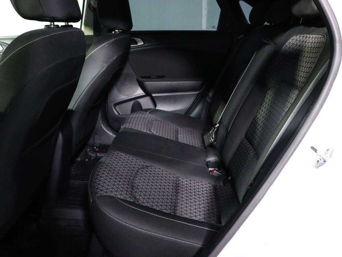 Купить Kia Ceed с пробегом. Фото: #7