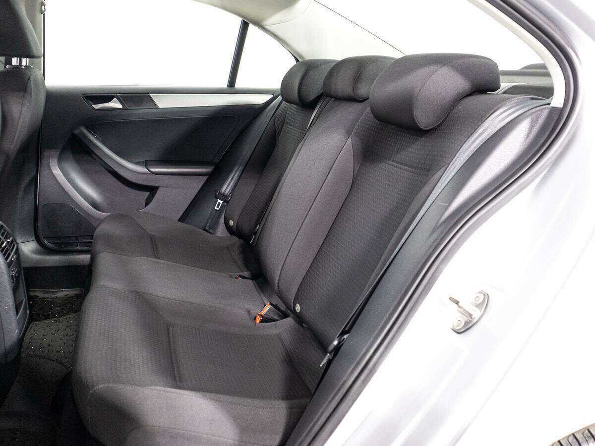 Купить Volkswagen Jetta с пробегом. Фото: #9