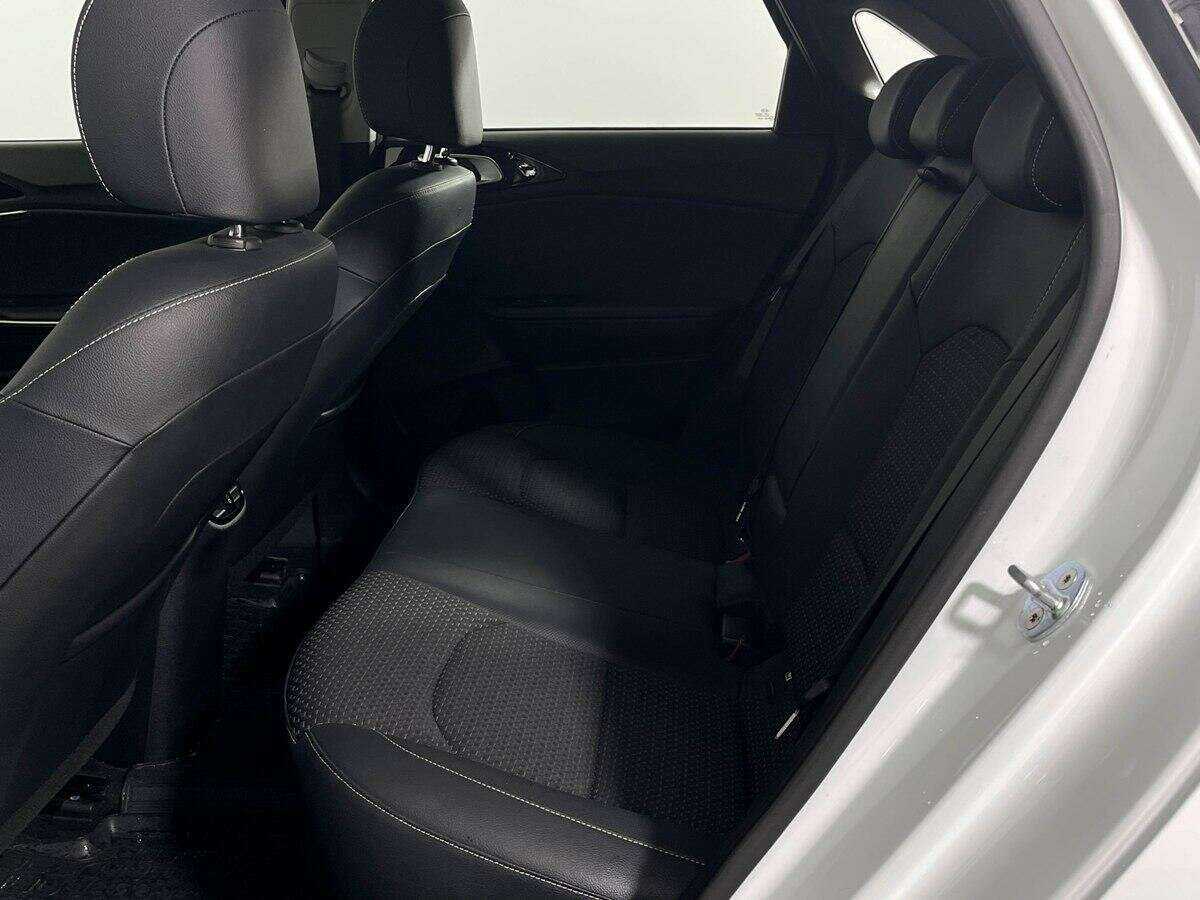 Купить Kia Ceed с пробегом. Фото: #9