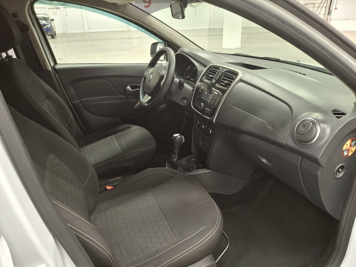 Купить Renault Logan с пробегом. Фото: #10