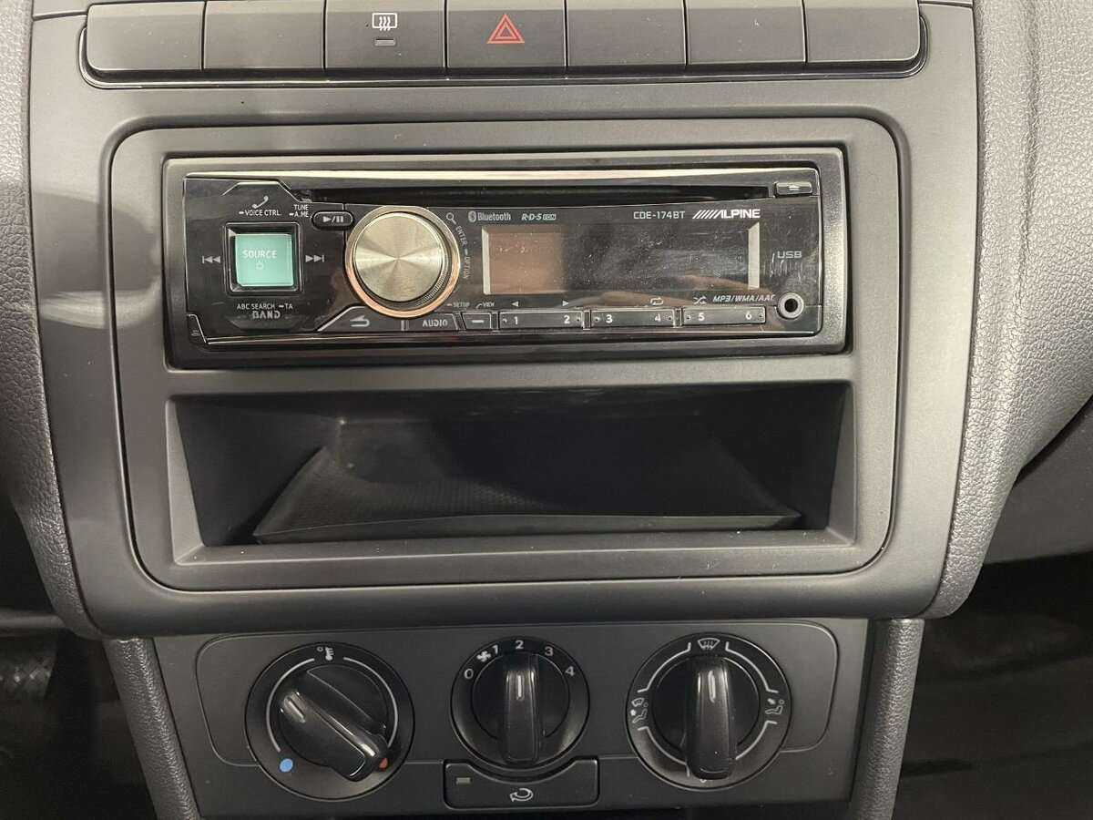 Купить Volkswagen Polo с пробегом. Фото: #11