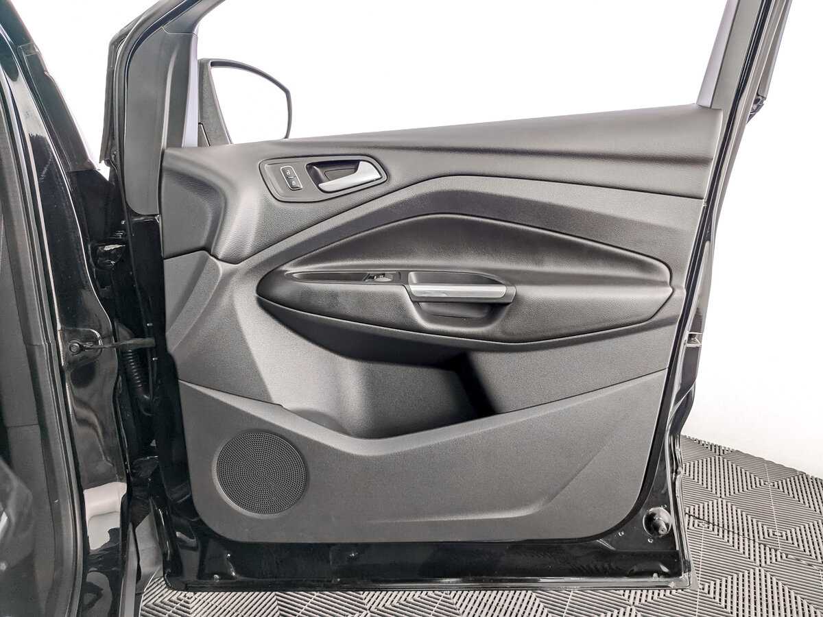 Купить Ford Kuga с пробегом. Фото: #19