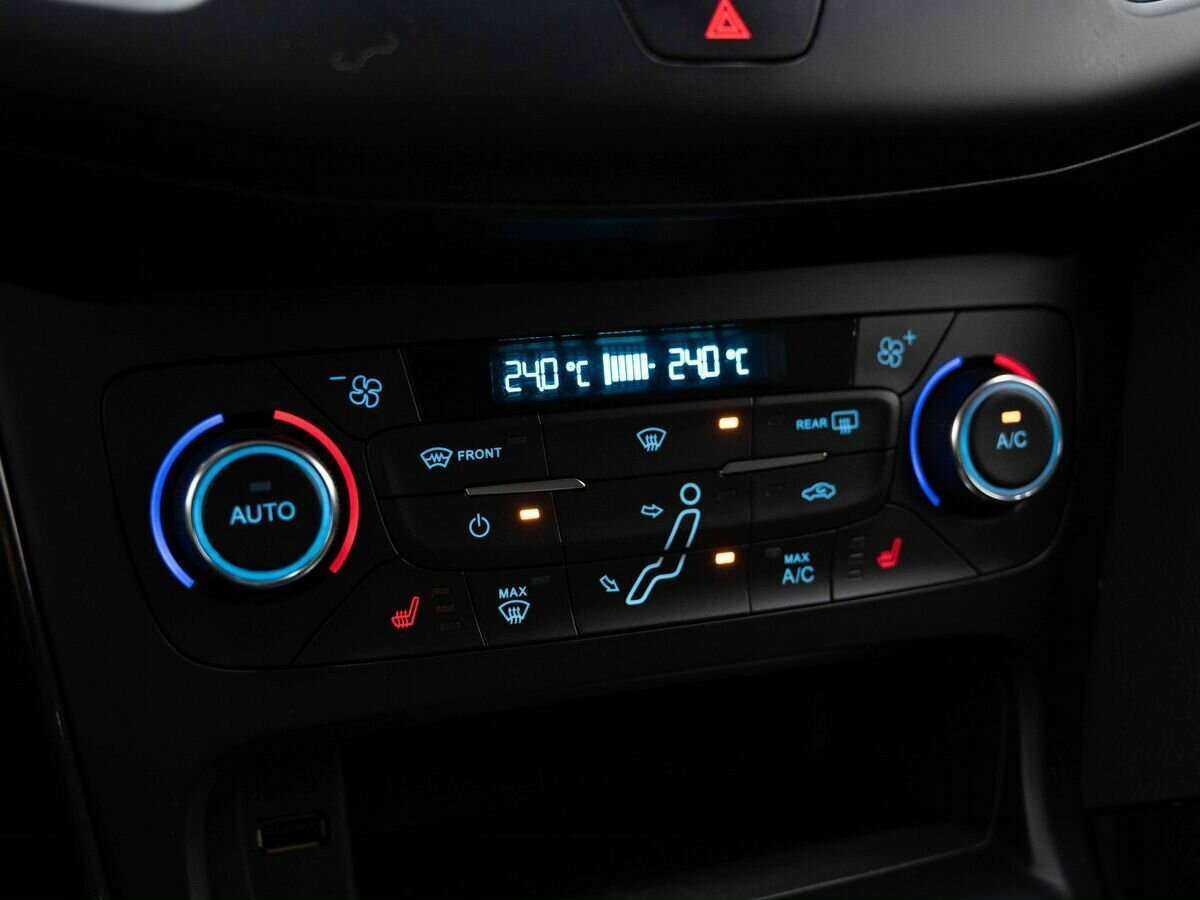 Купить Ford Focus с пробегом. Фото: #17