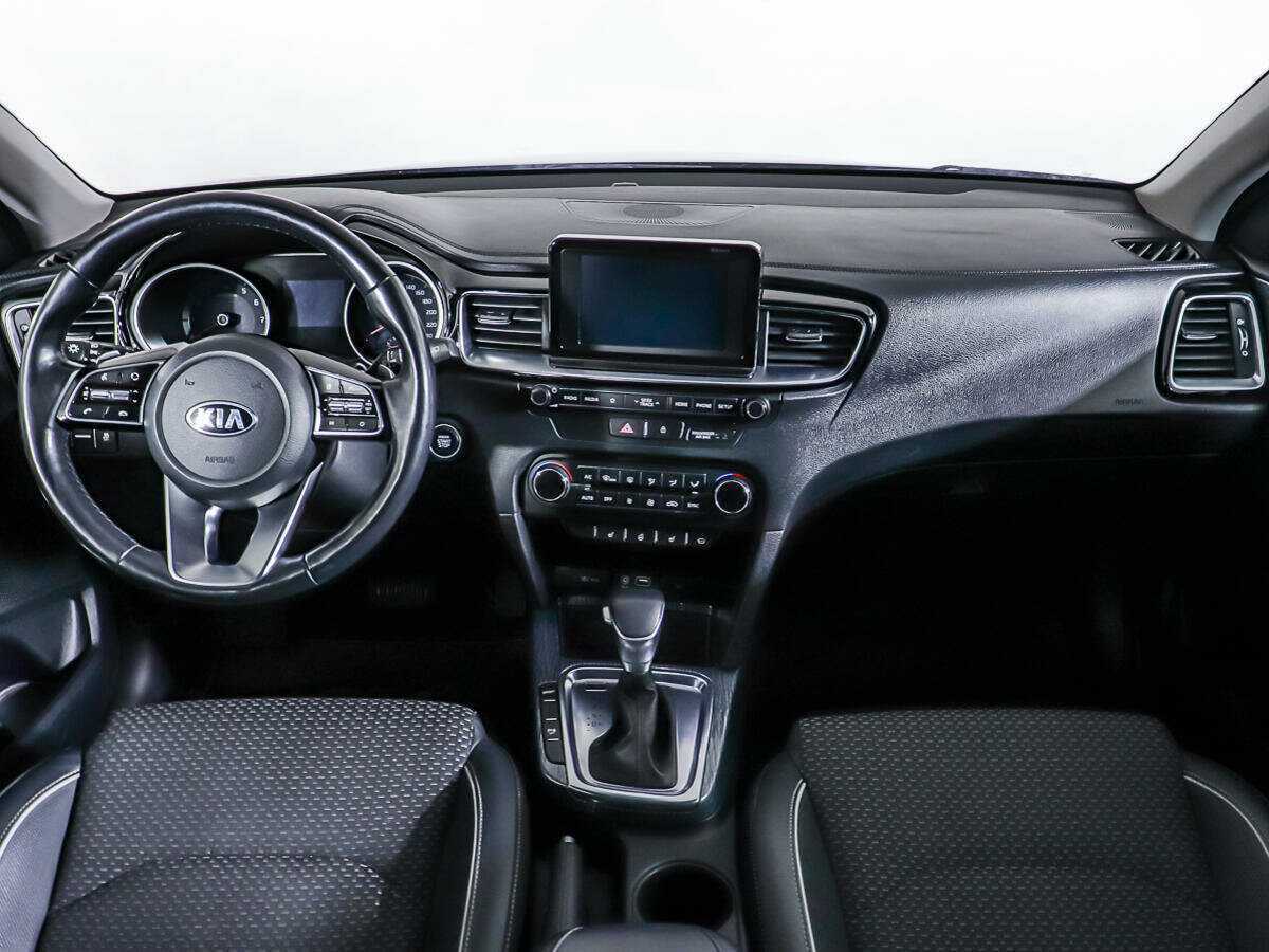 Купить Kia Ceed с пробегом. Фото: #9
