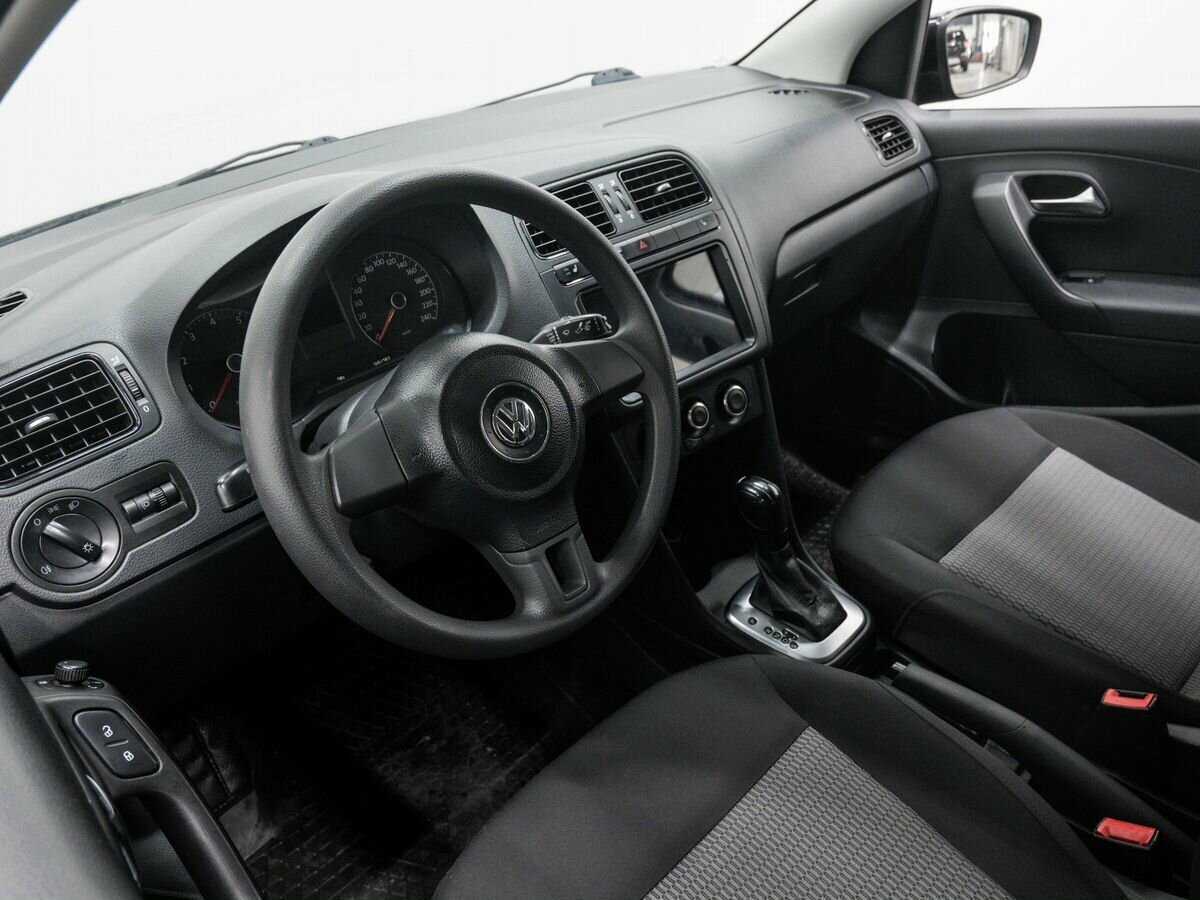 Купить Volkswagen Polo с пробегом. Фото: #13