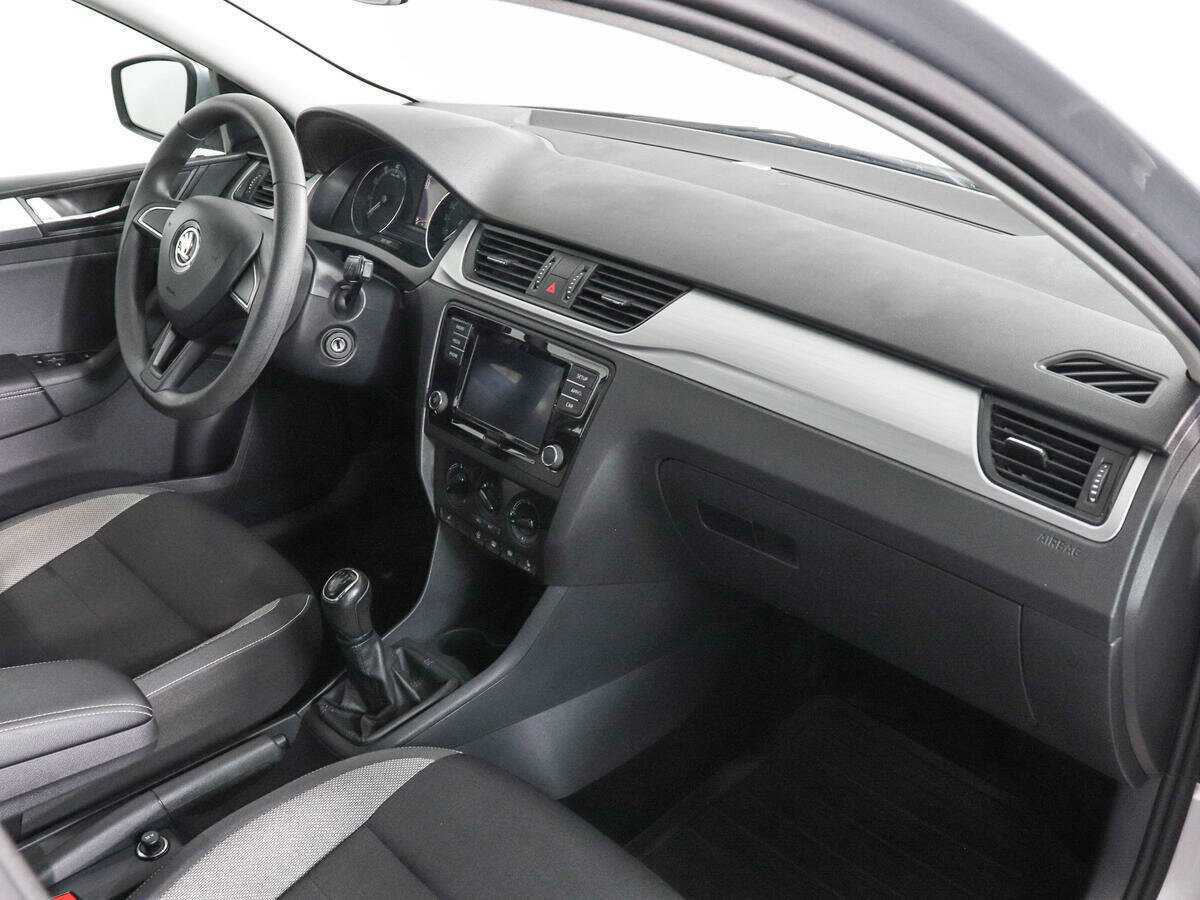 Купить Skoda Rapid с пробегом. Фото: #9