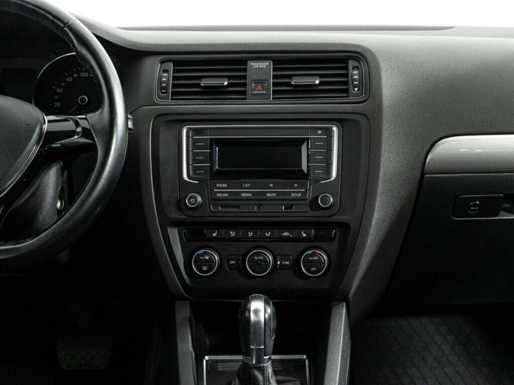 Купить Volkswagen Jetta с пробегом. Фото: #13