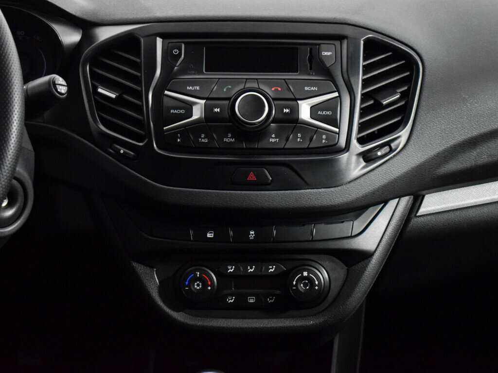 Купить Lada (ВАЗ) Vesta с пробегом. Фото: #14