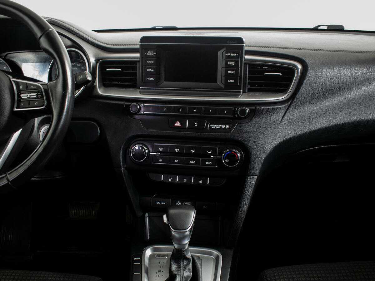Купить Kia Ceed с пробегом. Фото: #4