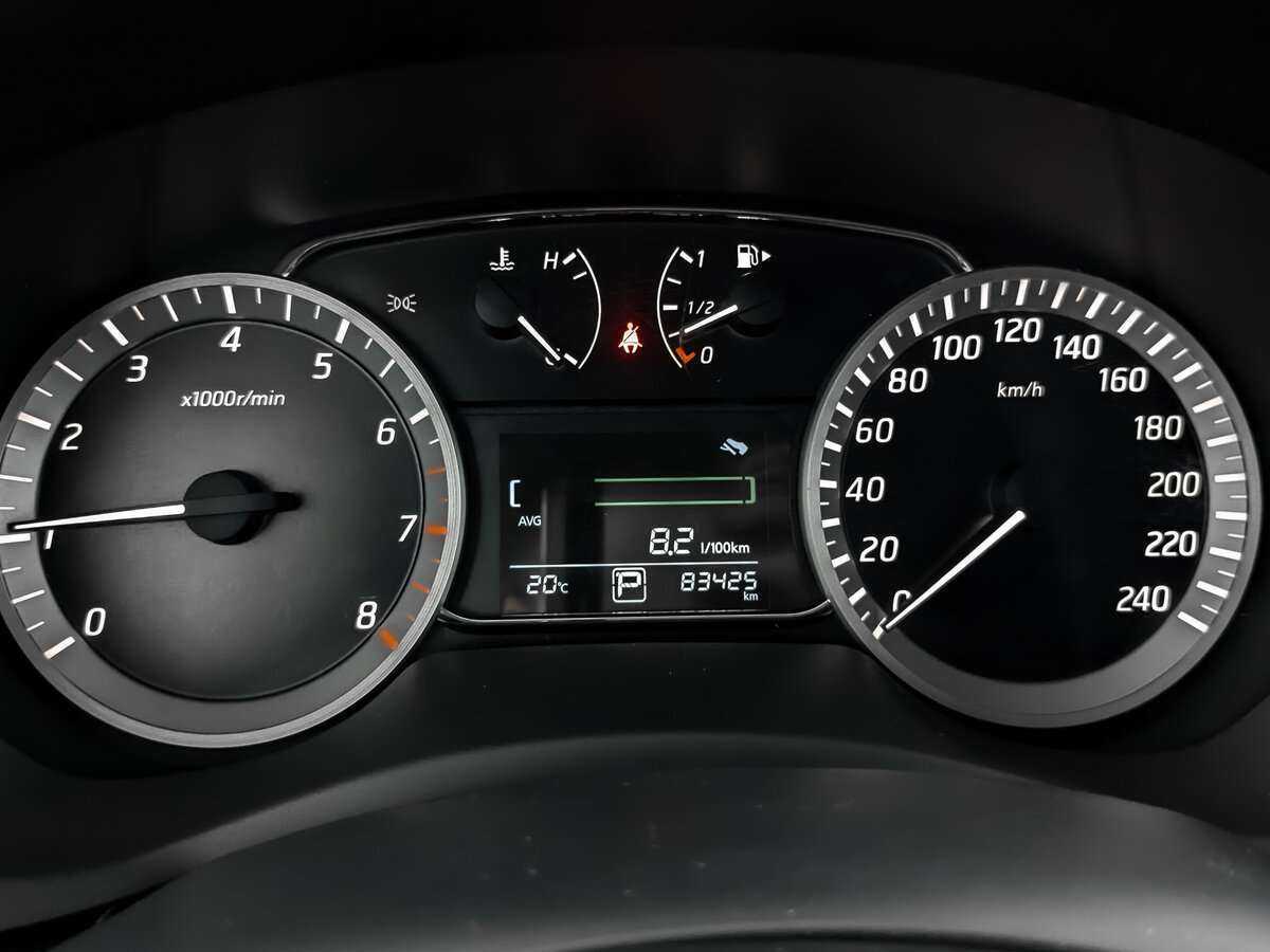 Купить Nissan Tiida с пробегом. Фото: #11