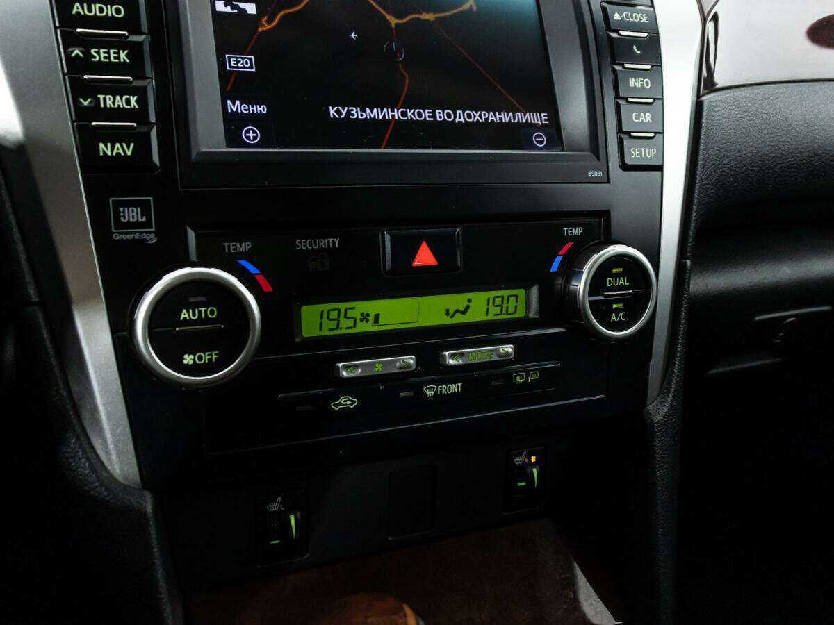 Купить Toyota Camry с пробегом. Фото: #17