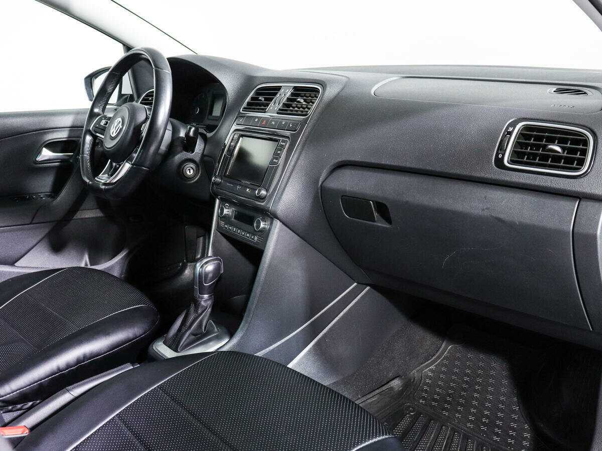 Купить Volkswagen Polo с пробегом. Фото: #8