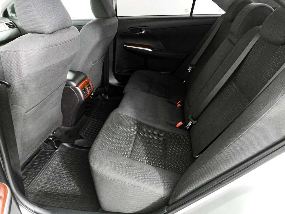 Купить Toyota Camry с пробегом. Фото: #9