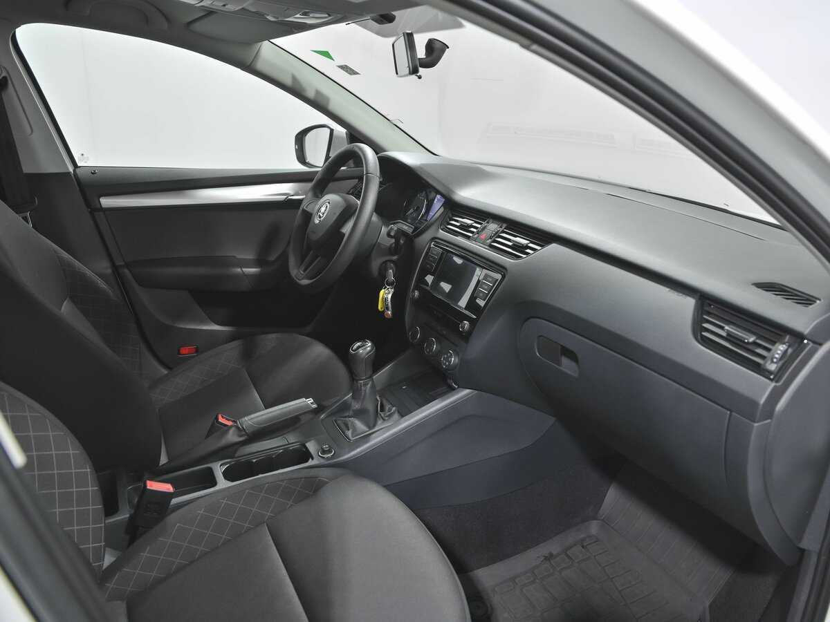 Купить Skoda Octavia с пробегом. Фото: #11