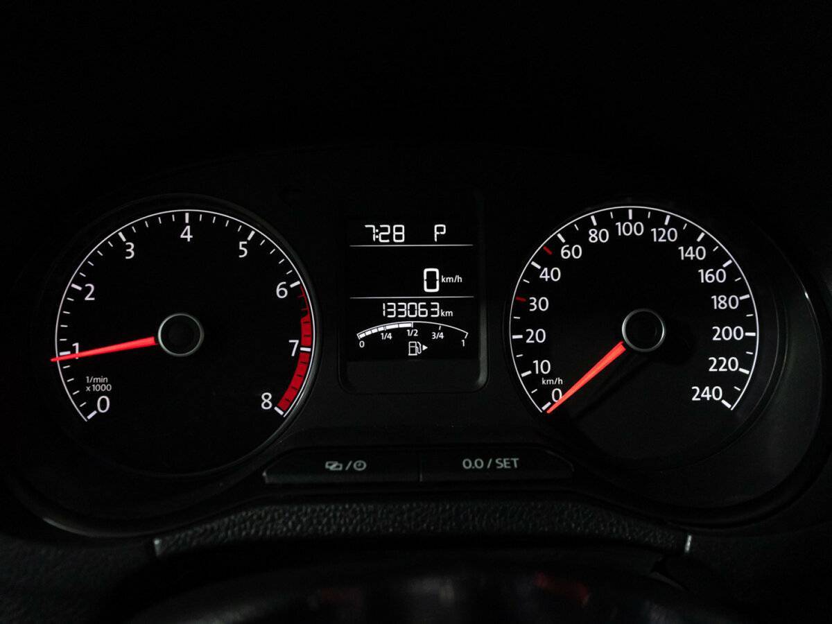 Купить Volkswagen Polo с пробегом. Фото: #11