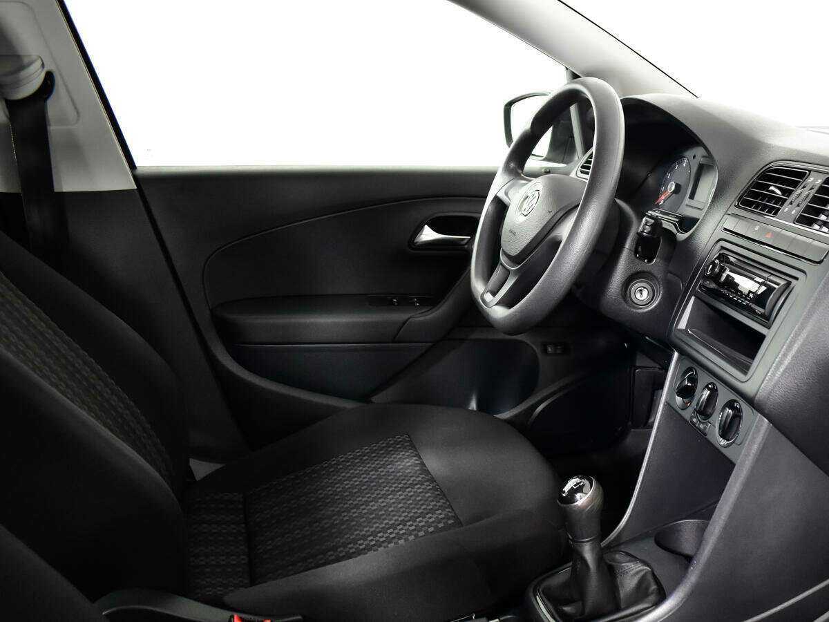 Купить Volkswagen Polo с пробегом. Фото: #8
