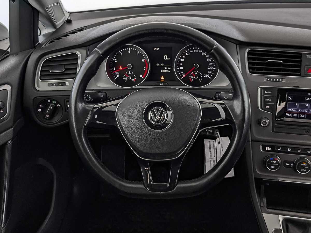 Купить Volkswagen Golf с пробегом. Фото: #21